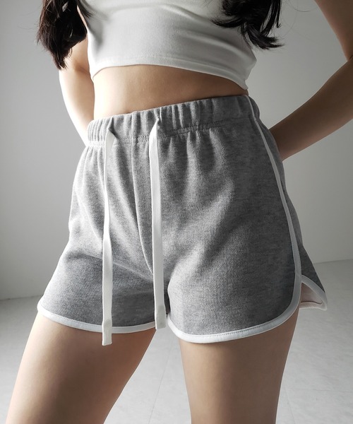 me+em select（ミームセレクト）の「【 ３color 】サイドラインパイピングスウェットショートパンツ ／ sideline piping sweat short pants（その他パンツ・レディース・ブラック/ライトグレー/ダークグレー・SMALL/MEDIUM/LARGE）」の18枚目の写真