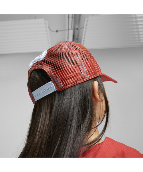 PUMA（プーマ）の「PUMA プーマ キッズ PUMA x ハローキティ アンド フレンズ トラッカー キャップ（キャップ・キッズ・レッド/ブルー系その他・M/S）」の7枚目の写真