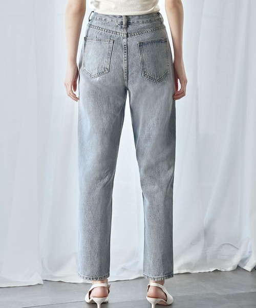 Ampirula(アンピルーラ)の「ハイウエストテーパードデニムパンツ(デニムパンツ・レディース・ブルー・S/M/L)」の5枚目の写真