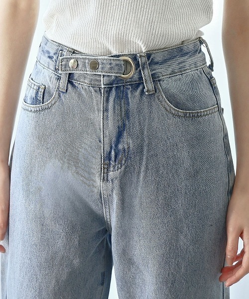 Ampirula(アンピルーラ)の「ハイウエストテーパードデニムパンツ(デニムパンツ・レディース・ブルー・S/M/L)」の9枚目の写真