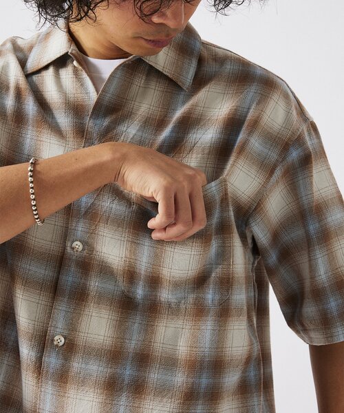 JOURNAL STANDARD relume(ジャーナルスタンダード レリューム)の「T/C ガーゼ オンブレチェック 半袖シャツ(シャツ/ブラウス・メンズ・ネイビー/グレー/サックスブルー/イエロー・MEDIUM/LARGE)」の19枚目の写真