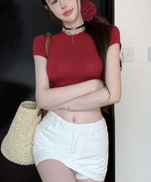 ViViDAY(ビビデー)の「【カップ付き】バックストラップショート丈Tシャツ(Tシャツ/カットソー・レディース・レッド/ブラック・M)」の11枚目の写真