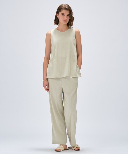 cloenc（クロエンス）の「【接触冷感／セットアップ／マシンウォッシュ】レーヨンツイルノースリブラウス（シャツ/ブラウス・レディース・チャコールグレー/ナチュラル/ブラック/ライトグリーン・02）」の5枚目の写真