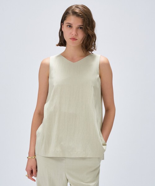 cloenc（クロエンス）の「【接触冷感／セットアップ／マシンウォッシュ】レーヨンツイルノースリブラウス（シャツ/ブラウス・レディース・チャコールグレー/ナチュラル/ブラック/ライトグリーン・02）」の6枚目の写真