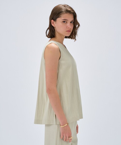 cloenc（クロエンス）の「【接触冷感／セットアップ／マシンウォッシュ】レーヨンツイルノースリブラウス（シャツ/ブラウス・レディース・チャコールグレー/ナチュラル/ブラック/ライトグリーン・02）」の7枚目の写真