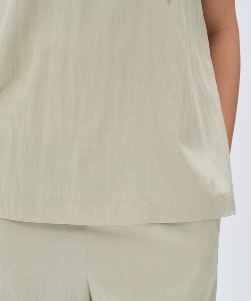 cloenc（クロエンス）の「【接触冷感／セットアップ／マシンウォッシュ】レーヨンツイルノースリブラウス（シャツ/ブラウス・レディース・チャコールグレー/ナチュラル/ブラック/ライトグリーン・02）」の10枚目の写真