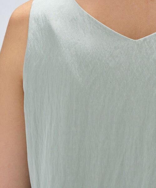 cloenc（クロエンス）の「【接触冷感／セットアップ／マシンウォッシュ】レーヨンツイルノースリブラウス（シャツ/ブラウス・レディース・チャコールグレー/ナチュラル/ブラック/ライトグリーン・02）」の15枚目の写真