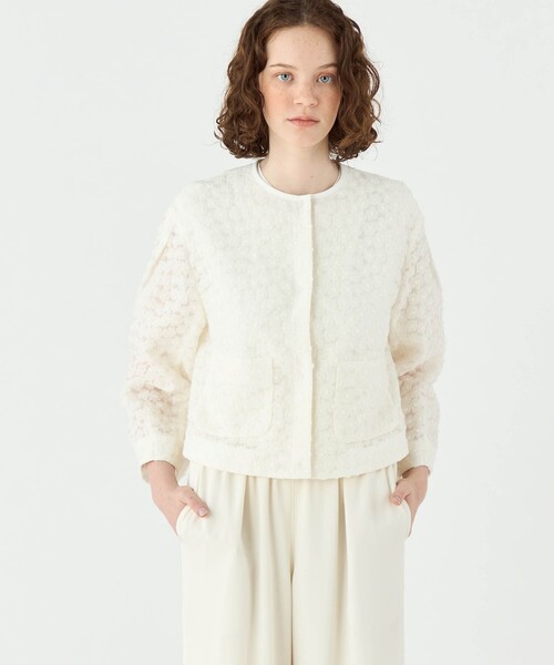美品⁑ルーニィ　ジャカードバルーンアウター　オフホワイト　ノーカラージャケット アリッサムカットジャカード クルーネックジャケット（ノーカラー