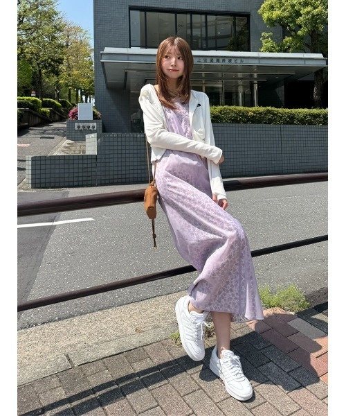 SNIDEL（スナイデル）の「レイヤードプリントキャミワンピース（ワンピース・レディース・パープル/ホワイト/ブラック・0/1）」の12枚目の写真