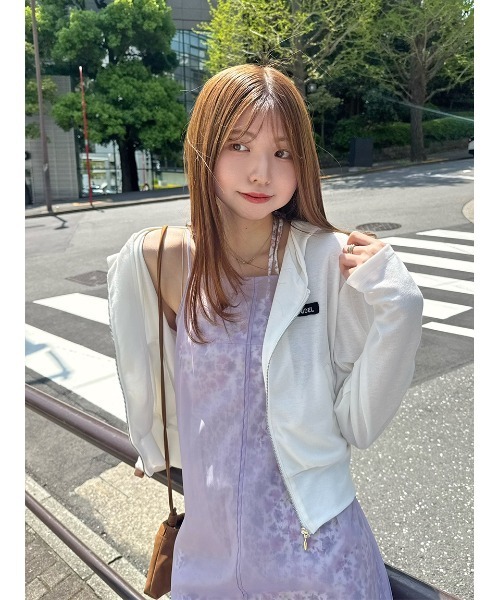 SNIDEL（スナイデル）の「レイヤードプリントキャミワンピース（ワンピース・レディース・パープル/ホワイト/ブラック・0/1）」の14枚目の写真