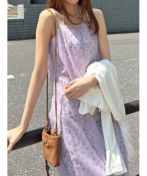 SNIDEL（スナイデル）の「レイヤードプリントキャミワンピース（ワンピース・レディース・パープル/ホワイト/ブラック・0/1）」の19枚目の写真