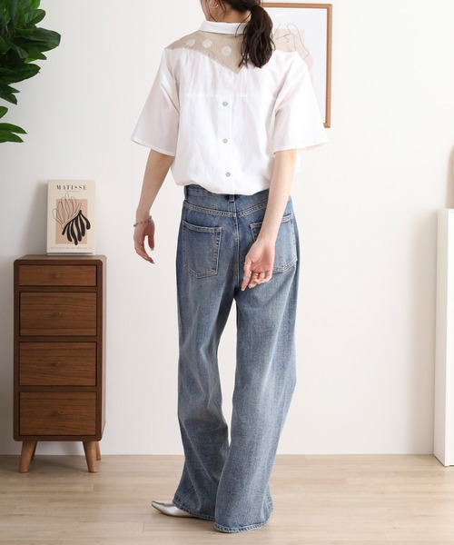 Emago(イマゴ)の「EMAGO ドットプリント花刺繍シャツ(シャツ/ブラウス・レディース・イエロー/ホワイト/チャコールグレー・FREE)」の4枚目の写真