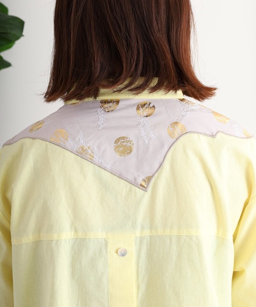 イマゴ / ドットプリント花刺繍シャツ EMAGO ドットプリント花刺繍シャツ（シャツ/ブラウス）｜Emago