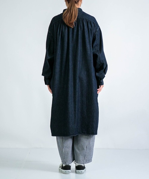D.M.G.（ドミンゴ）の「[D.M.G / ディーエムジー] 6ozデニム ギャザーロングシャツ（シャツ/ブラウス・レディース・ワンウォッシュ・2/3）」の13枚目の写真