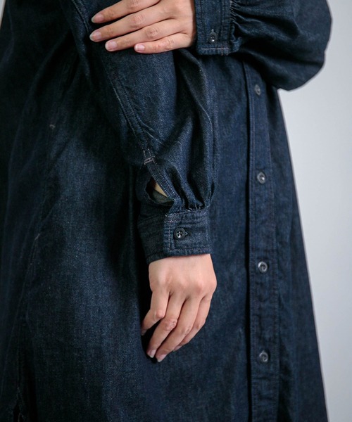 D.M.G.（ドミンゴ）の「[D.M.G / ディーエムジー] 6ozデニム ギャザーロングシャツ（シャツ/ブラウス・レディース・ワンウォッシュ・2/3）」の18枚目の写真
