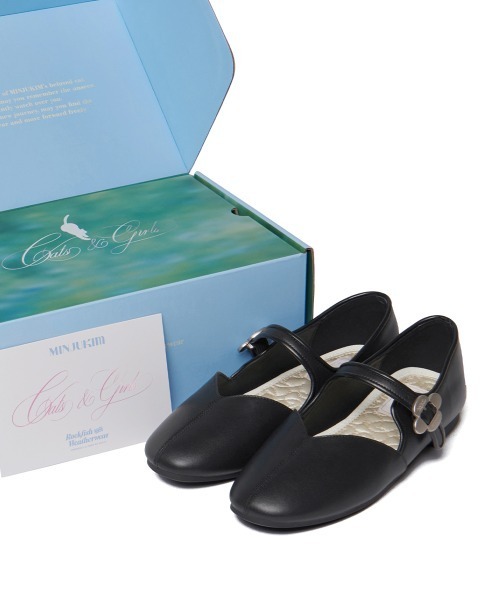 ROCKFISH WEATHERWEAR（ロックフィッシュウェザーウェア）の「[X MINJUKIM] FLORAL BUCKLE MARYJANES（バレエシューズ・レディース・クリーム/ピンク/シルバー/ブラック・24.5cm/25.0cm/24.0cm/23.5cm/23.0cm）」の14枚目の写真