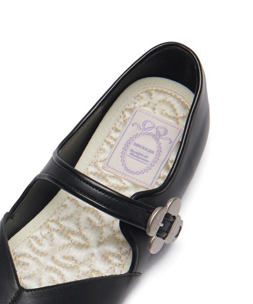 ROCKFISH WEATHERWEAR（ロックフィッシュウェザーウェア）の「[X MINJUKIM] FLORAL BUCKLE MARYJANES（バレエシューズ・レディース・クリーム/ピンク/シルバー/ブラック・24.5cm/25.0cm/24.0cm/23.5cm/23.0cm）」の13枚目の写真