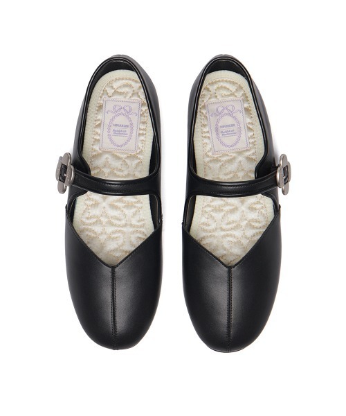 ROCKFISH WEATHERWEAR（ロックフィッシュウェザーウェア）の「[X MINJUKIM] FLORAL BUCKLE MARYJANES（バレエシューズ・レディース・クリーム/ピンク/シルバー/ブラック・24.5cm/25.0cm/24.0cm/23.5cm/23.0cm）」の9枚目の写真