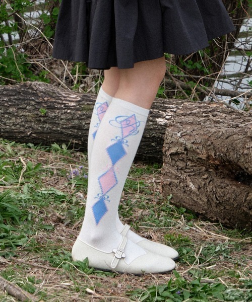 ROCKFISH WEATHERWEAR（ロックフィッシュウェザーウェア）の「[X MINJUKIM] FLORAL BUCKLE MARYJANES（バレエシューズ・レディース・クリーム/ピンク/シルバー/ブラック・24.5cm/25.0cm/24.0cm/23.5cm/23.0cm）」の15枚目の写真