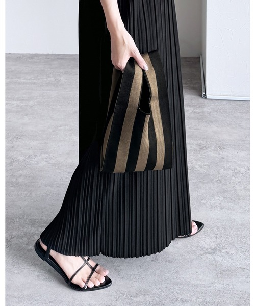 reca（レカ）の「ハンドリストBAG（ハンドバッグ・レディース・グリーン/レッド/レモンイエロー/アイボリー/ブラック/ブラウン系その他・ONE SIZE）」の4枚目の写真