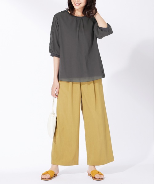 BELLUNA PLUS(ベルーナ)の「花柄レースシフォン重ねプルオーバー(Tシャツ/カットソー・レディース・ピンクベージュ/セージグリーン/チャコール・X-LARGE/LARGE/MEDIUM)」の7枚目の写真