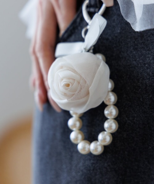 flower（フラワー）の「ローズチャーム（キーホルダー・レディース・アイボリー/ピンク・FREE）」の6枚目の写真