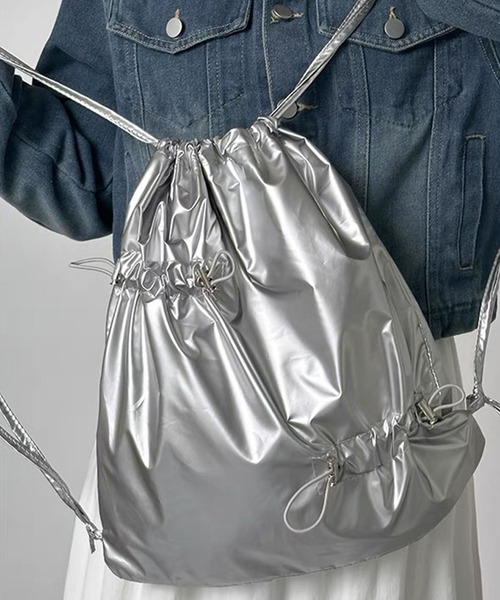 meJane（ミージェーン）の「ドローストリング シャーリングナップサック（バックパック/リュック・レディース・ブラック/シルバー・FREE）」の5枚目の写真