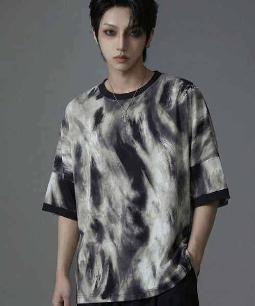 CavariA(キャバリア)の「『CavariA/キャバリア』アブストラクトドルマンTシャツ 半袖(Tシャツ/カットソー・メンズ・ブラウン/レッド/ブラック・L/M)」の11枚目の写真