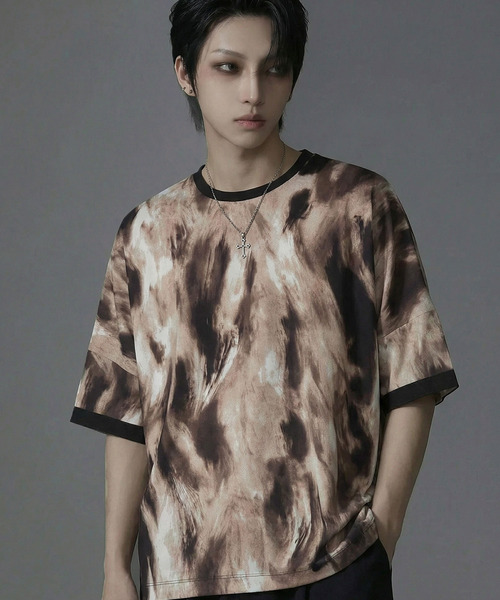 CavariA(キャバリア)の「『CavariA/キャバリア』アブストラクトドルマンTシャツ 半袖(Tシャツ/カットソー・メンズ・ブラウン/レッド/ブラック・L/M)」の15枚目の写真