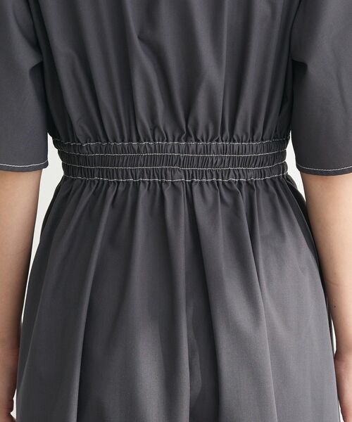 ELENCARE DUE（エレンカーレデュエ）の「・ELENCARE DUE スキッパーワンピース（ワンピース・レディース・ベージュ/ネイビー/チャコールグレー・FREE）」の12枚目の写真