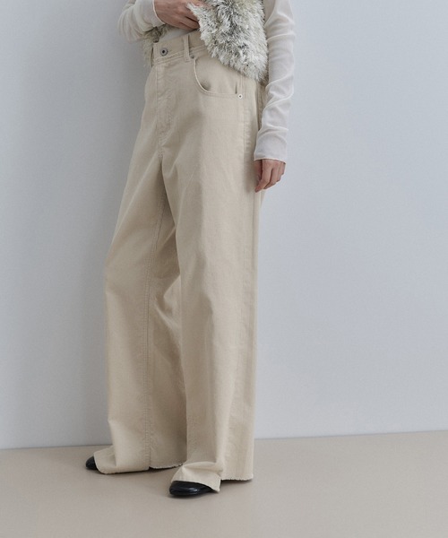 ADAM ET ROPE'（アダムエロペ）の「【WEB限定】イレギュラーヘムワイドストレートパンツ（その他パンツ・レディース・ブラック/ブルー系その他4/オフホワイト/チャコールグレー・34/36/38）」の2枚目の写真