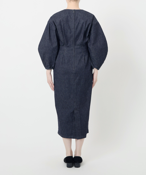 VERMEIL par iena(ヴェルメイユパーイエナ)の「ストレッチデニムウエストシェイプワンピース(ワンピース・レディース・ホワイト/ネイビー・40/38/36)」の13枚目の写真