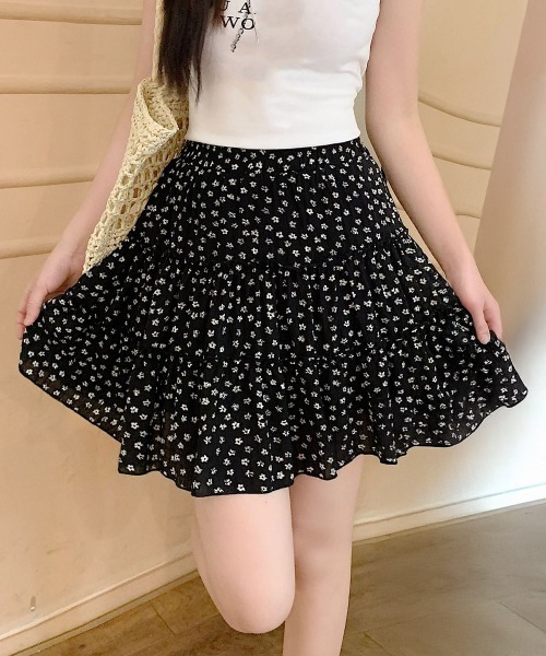 Miniministore（ミニミニストア）の「ティアードスカート 小花柄ミニ丈スカート（スカート・レディース・ブラック/ホワイト・FREE）」の9枚目の写真