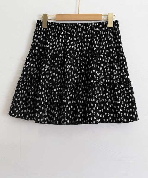 Miniministore（ミニミニストア）の「ティアードスカート 小花柄ミニ丈スカート（スカート・レディース・ブラック/ホワイト・FREE）」の12枚目の写真
