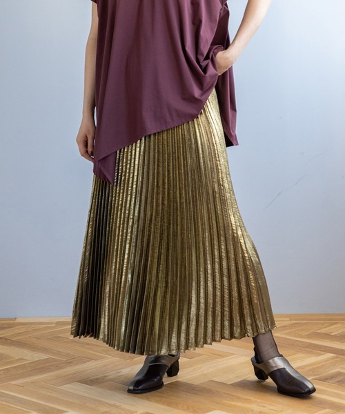 フォイルコーティングプリーツスカート