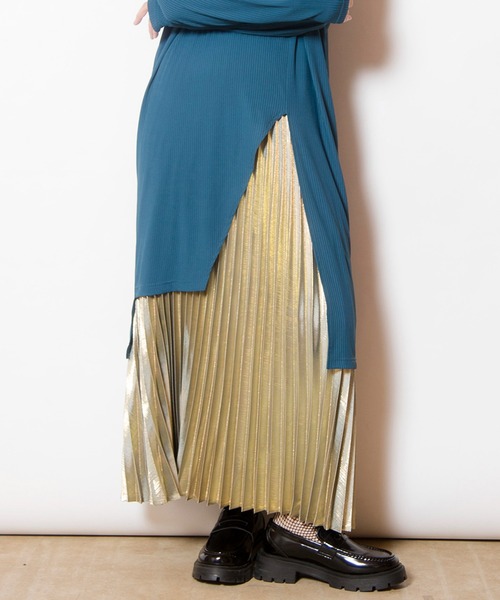 フォイルコーティングプリーツスカート