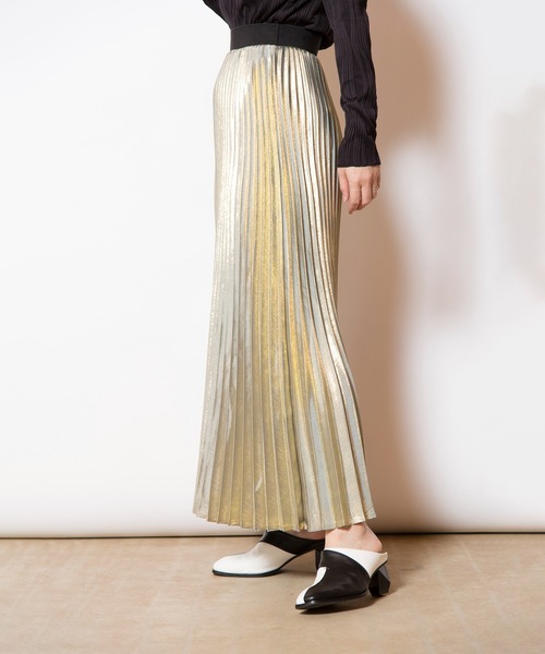 フォイルコーティングプリーツスカート