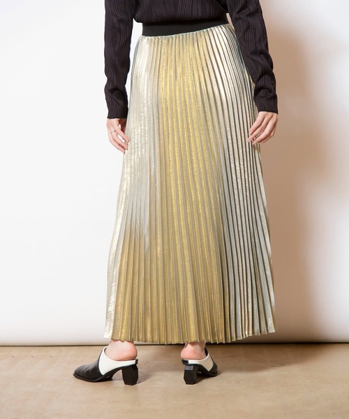 フォイルコーティングプリーツスカート