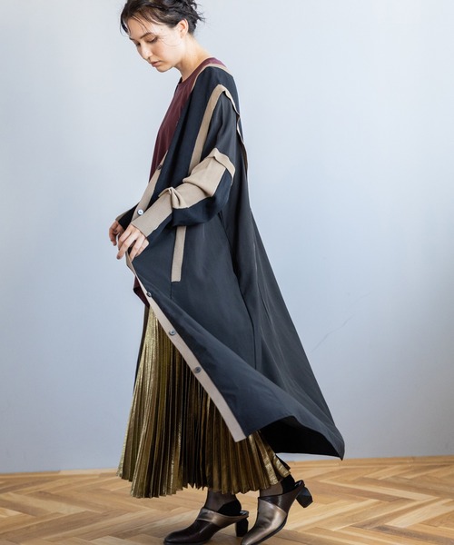 フォイルコーティングプリーツスカート