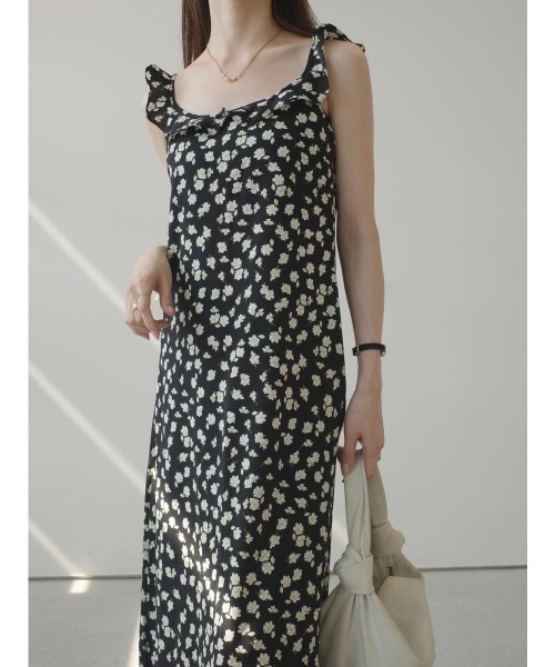 amel（エイメル）の「フリルカラーフラワープリントドレス（ワンピース・レディース・ブラック・FREE）」の7枚目の写真