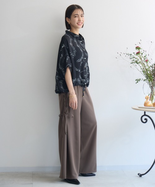 KATHARINE ROSS（キャサリンロス）の「【KATHARINE ROSS】音符プリントブラウス（シャツ/ブラウス・レディース・ブラック/ライトグレー・MEDIUM）」の4枚目の写真