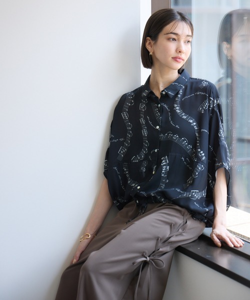 KATHARINE ROSS（キャサリンロス）の「【KATHARINE ROSS】音符プリントブラウス（シャツ/ブラウス・レディース・ブラック/ライトグレー・MEDIUM）」の5枚目の写真