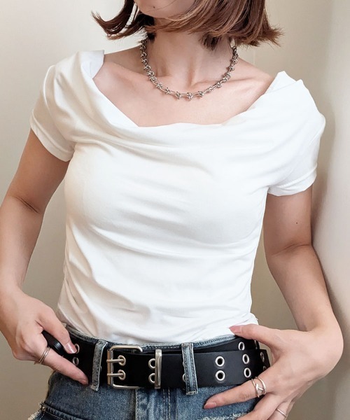 styiro(スタイロ)の「ドレープネックTシャツ(Tシャツ/カットソー・レディース・ホワイト/ブラック/ブラウン・S/M/L)」の2枚目の写真