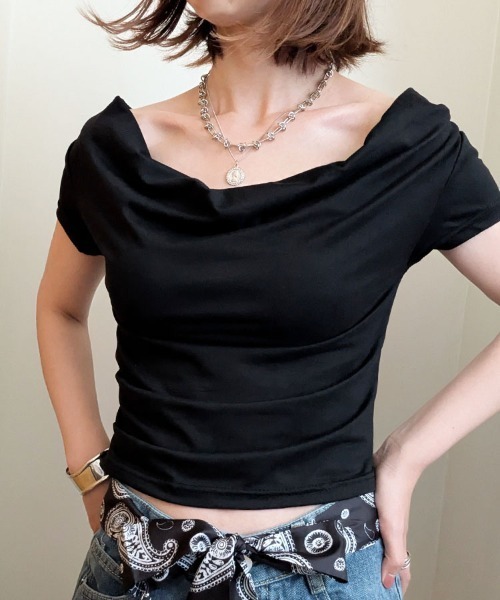 styiro(スタイロ)の「ドレープネックTシャツ(Tシャツ/カットソー・レディース・ホワイト/ブラック/ブラウン・S/M/L)」の3枚目の写真