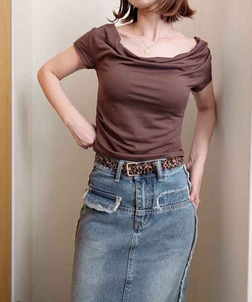 styiro(スタイロ)の「ドレープネックTシャツ(Tシャツ/カットソー・レディース・ホワイト/ブラック/ブラウン・S/M/L)」の12枚目の写真