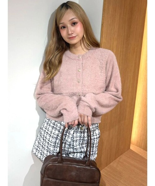 CALNAMUR(カルナムール)の「ローズボタンシャギーニットカーディガン(カーディガン/ボレロ・レディース・ホワイト/ピンク/ブラウン・FREE)」の3枚目の写真
