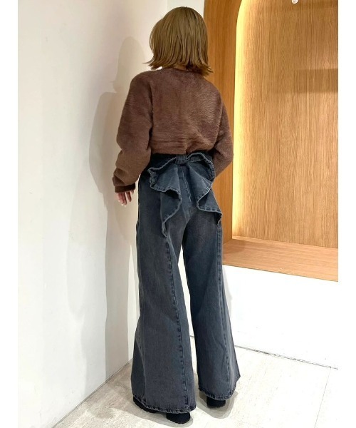 CALNAMUR(カルナムール)の「ローズボタンシャギーニットカーディガン(カーディガン/ボレロ・レディース・ホワイト/ピンク/ブラウン・FREE)」の6枚目の写真