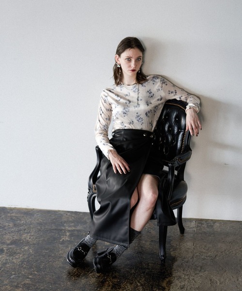 HARE（ハレ）の「2WAYフラワーガラベロアT(HARE)（Tシャツ/カットソー・レディース・ブルー/オレンジ/オフホワイト・FREE）」の4枚目の写真