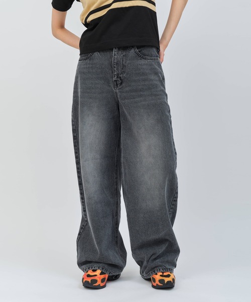 atmos pink(アトモスピンク)の「atmos pink Loose Denim Pants / アトモス ピンク ルーズ デニム パンツ(その他パンツ・レディース・ブルー/ブラック・XS/M/S)」の3枚目の写真