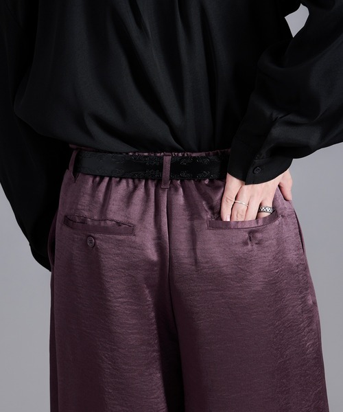 Ellno Loset(エルノロゼット)の「ボリュームタックサテンワイドパンツ(スラックス・メンズ・ブラック/ダークパープル・X-SMALL/SMALL/MEDIUM/LARGE)」の8枚目の写真